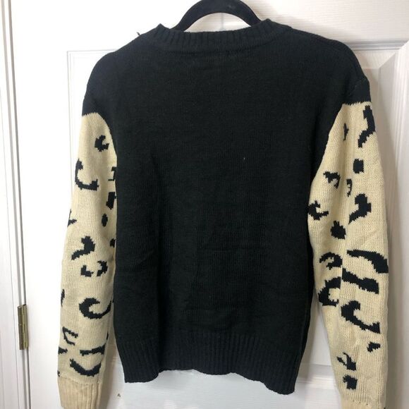 Angashion black and cream twin cheetahs king sleeve sweaters, size small - Picture 10 of 14